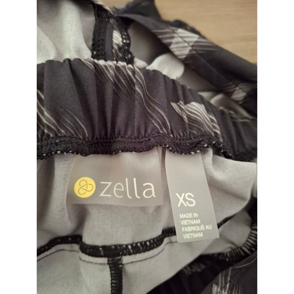 Zella Getaway Blouson Romper, Women's XS, Black Halide Geo Print - Picture 8 of 8
